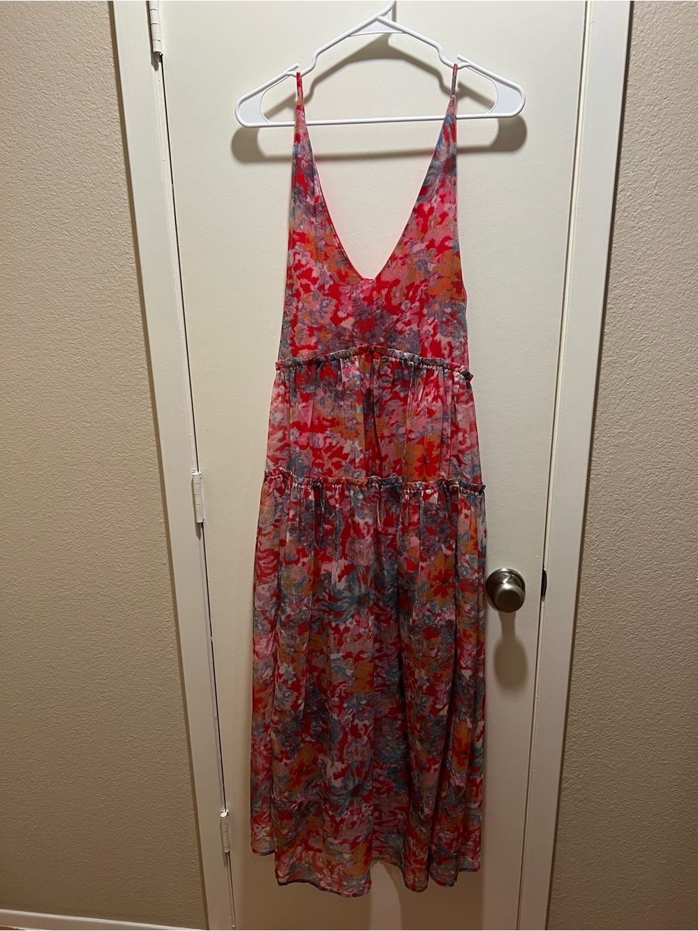 Sleeveless V-Neck Floral Maxi Dress in Red Pink